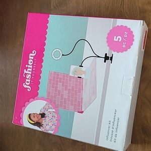 Influencer kit New in box, Lightweight , Ring Light,Handles ,‎ Backsplash